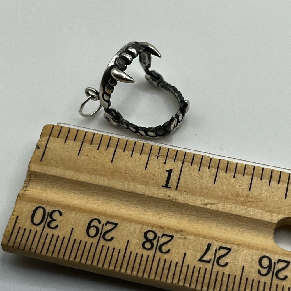 Vintage fangs mouth teeth movable Sterling silver charm pendant - Picture 7 of 7